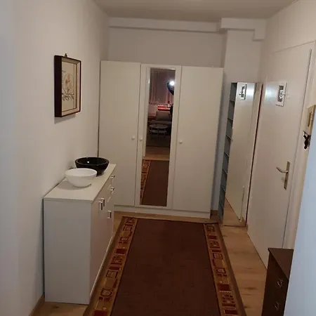 Nr 2-a Apartamento *